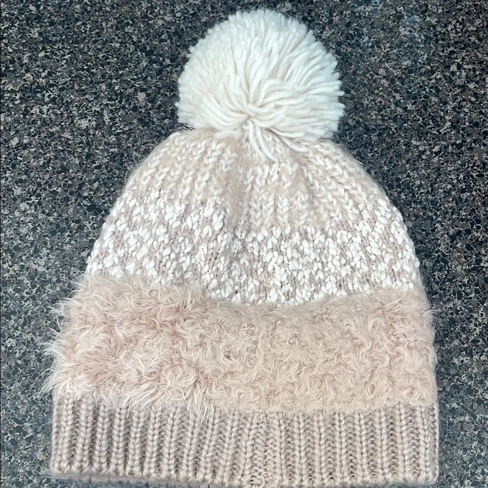 Cozy Cream Knit Pom-Pom Beanie